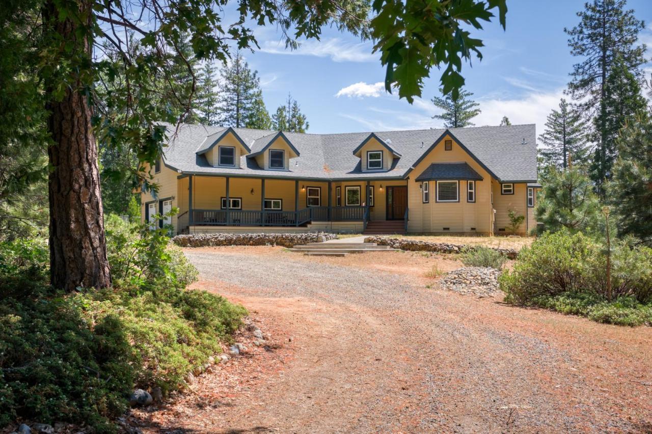Moonrise Lodge - A Large Vacation Home In Марипоса Екстериор снимка