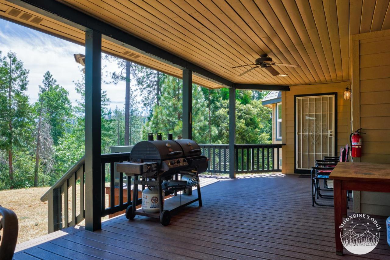 Moonrise Lodge - A Large Vacation Home In Марипоса Екстериор снимка
