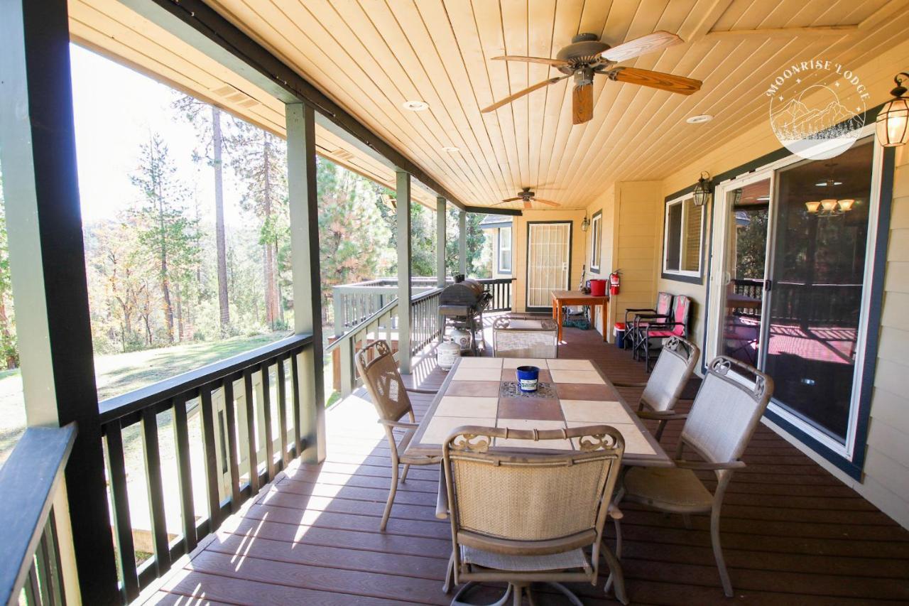 Moonrise Lodge - A Large Vacation Home In Марипоса Екстериор снимка
